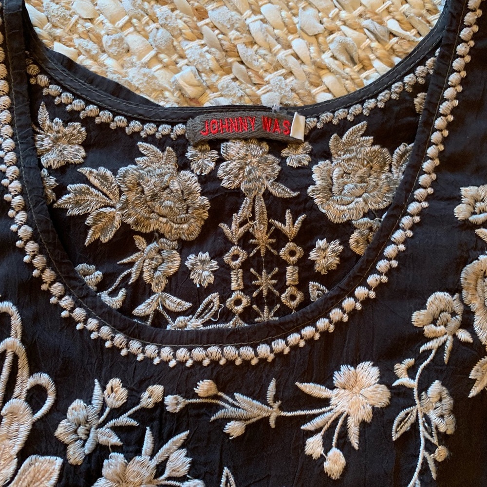 Johnny Was Black Embroidered Top with Cream Floral Detail - Picture 4 of 5